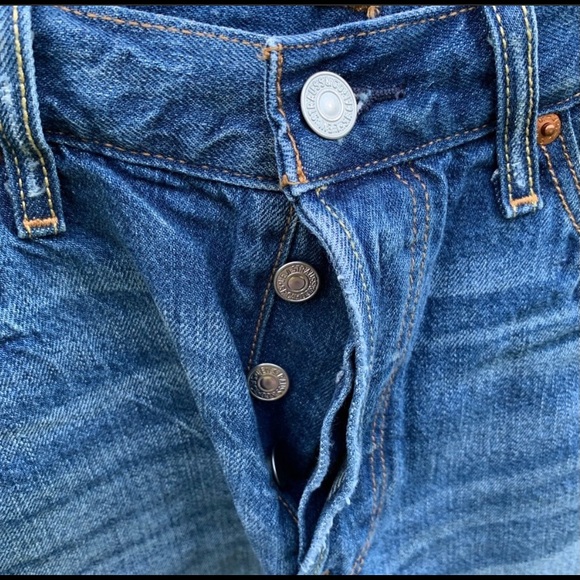 Levi Button Fly Shorts - Picture 3 of 4